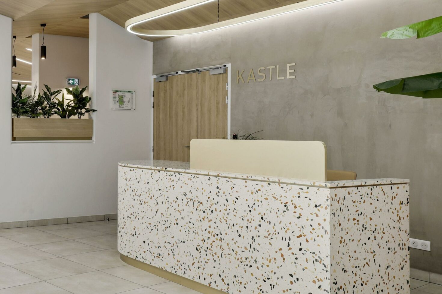 Comptoir d'accueil des bureaux Kastle by WENES Aménagement
