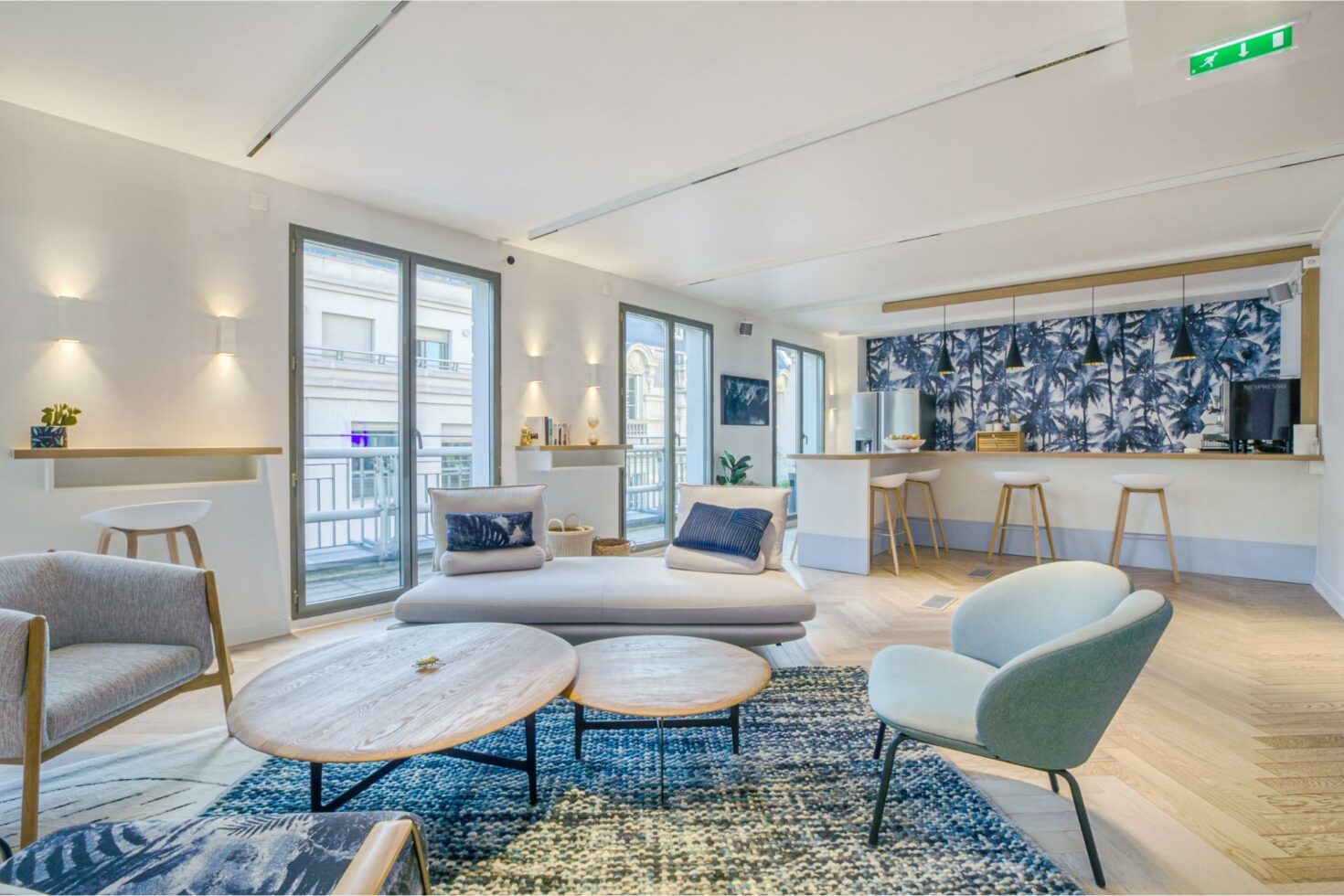 Espace détente des bureaux HAVEA Paris by WENES Aménagement