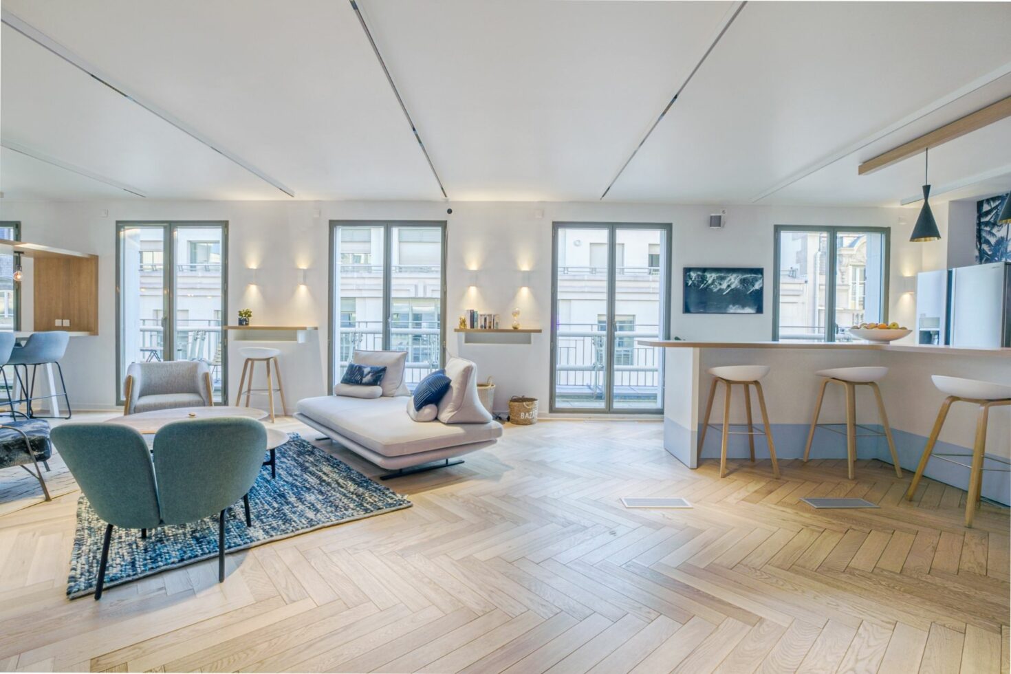 Vue d'ensemble des bureaux HAVEA Paris by WENES Aménagement