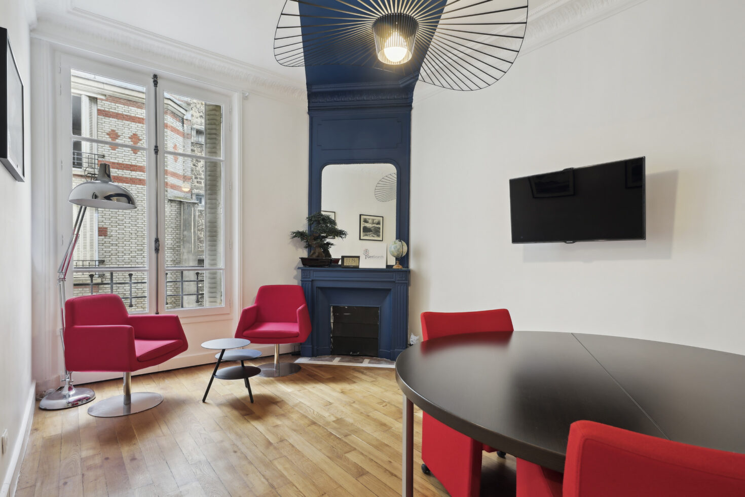 Salle flexible des bureaux GENSEARCH rénovés