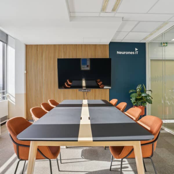 wenes-amenagement-article-salle-de-reunion-hybride-03